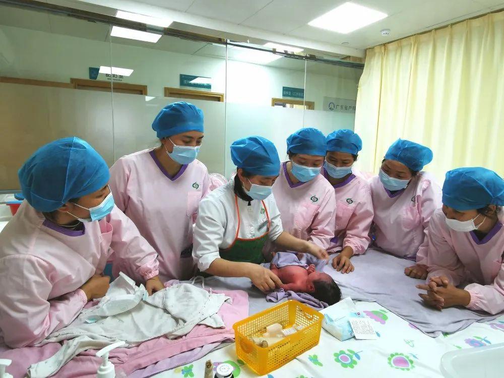 万年县妇婴监护型护送